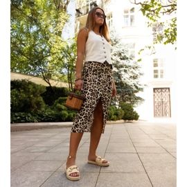 Beige flip-flops med guldspænde fra Feorie 2