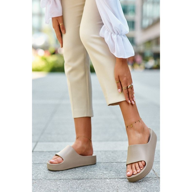 Kvinders brune Airaplea Foam Platform flip-flops beige 1