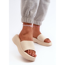Kvinders flip-flops på en platform og kile, lys beige vimarils 2