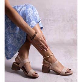 Beige højhælede Yakota sandaler 1