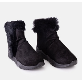 Sorte isolerede sneakers med Lara-kiler 1