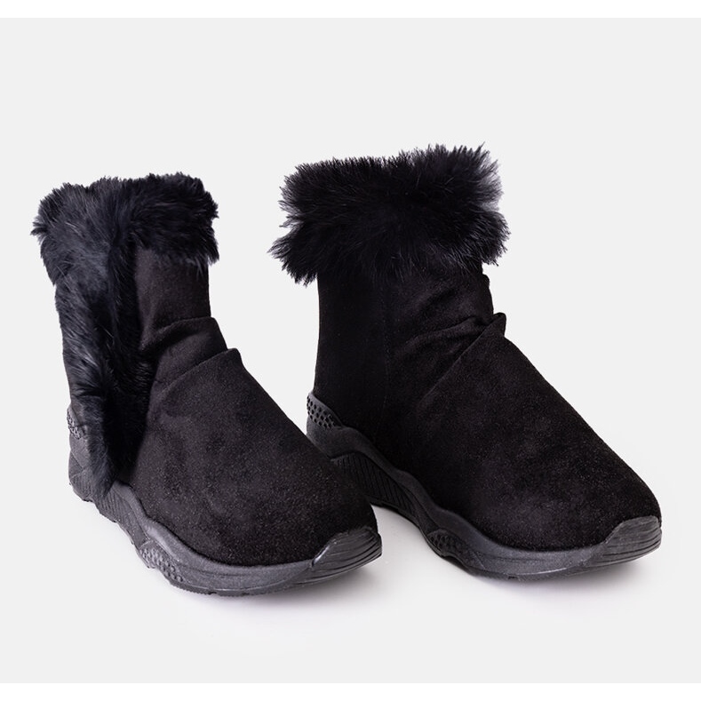 Sorte isolerede sneakers med Lara-kiler 1
