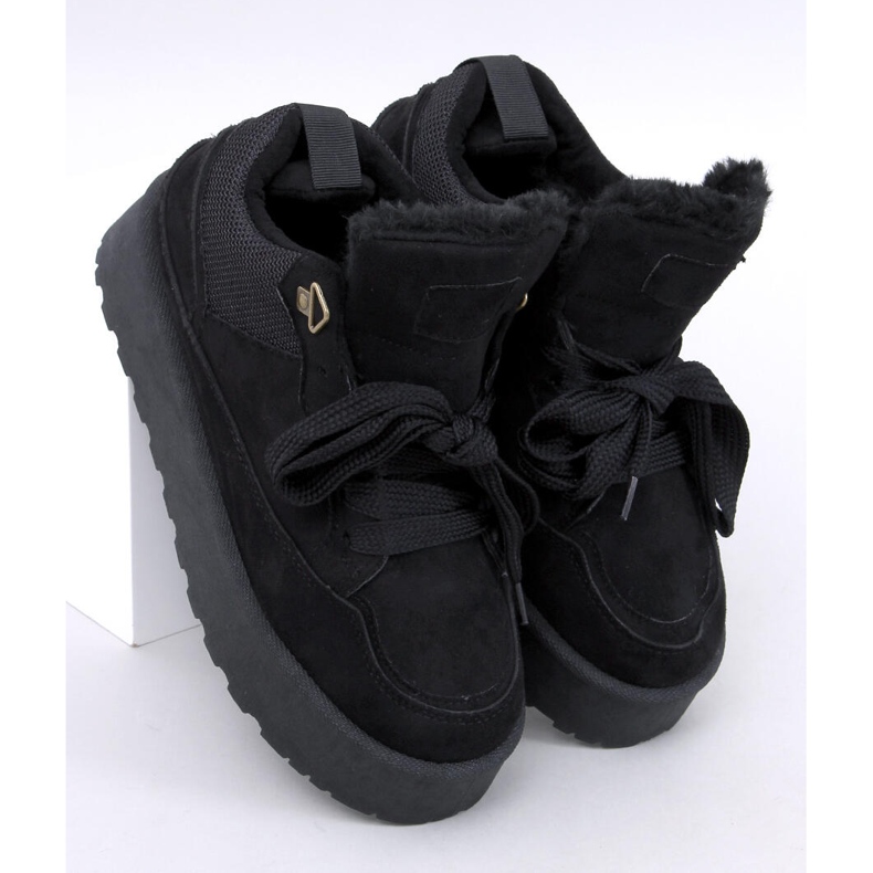 Skinner Sorte isolerede platformssneakers 1