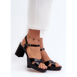 Elegante sorte højhælede sandaler 1