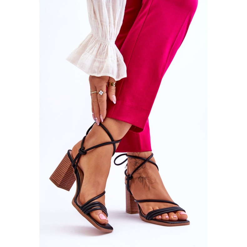Step in style Sandaler Model Seyna H8-380 Sort - Træd med stil 1