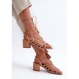 Kamelsandaler med stropper beige 1