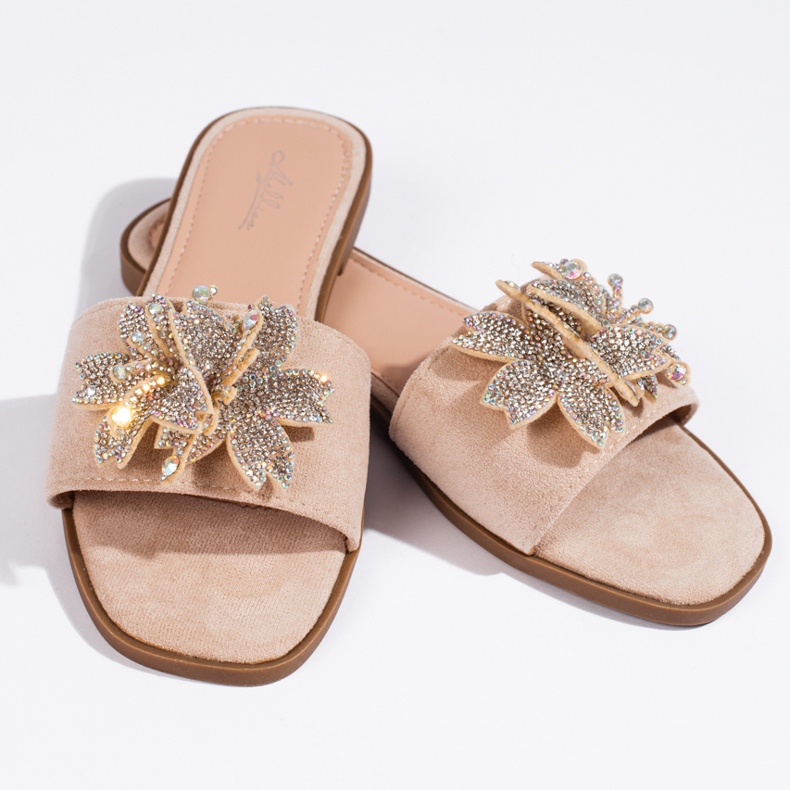 Beige dameflip-flops med dekoration 1