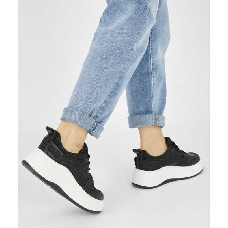 Sorte sneakers til kvinder med tyk sål 1