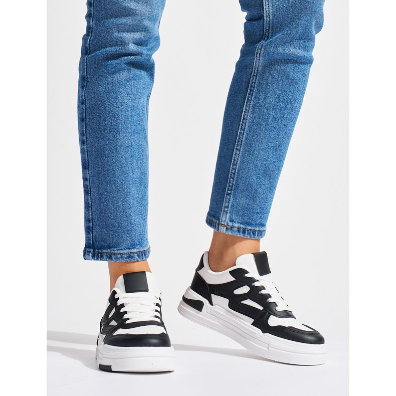 Sorte og hvide platformssneakers 2