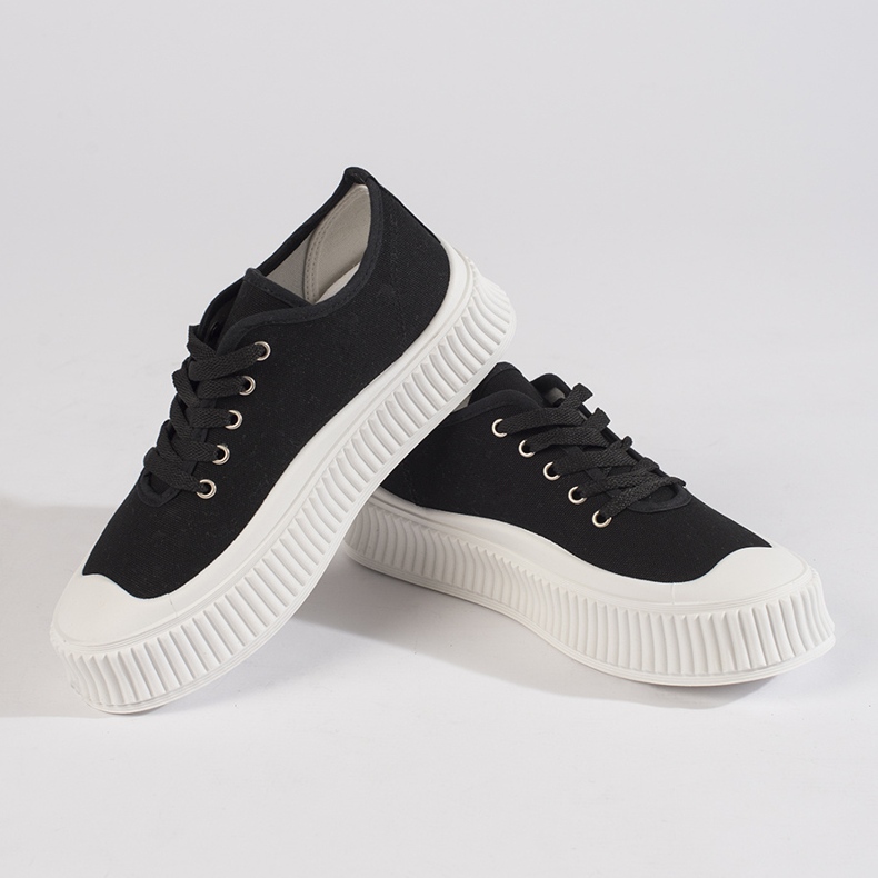 Platformsneakers til kvinder med snøre, sorte 1