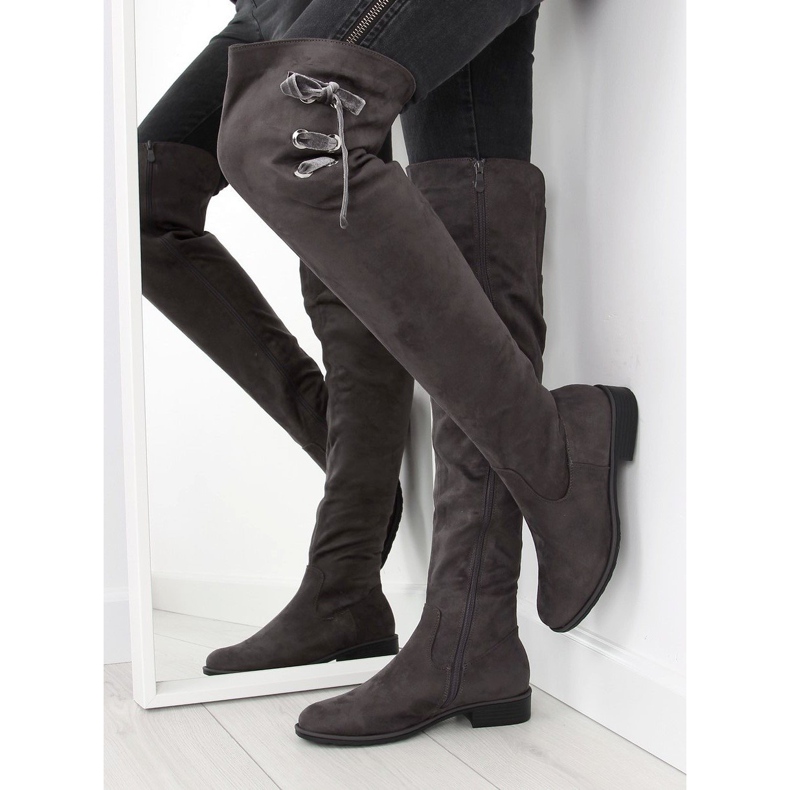 Over-the-knee støvler med gråt og gråt velourbånd 1