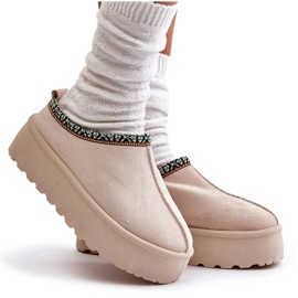 Kvinders hjemmesko på platformen med lys beige broderi 4