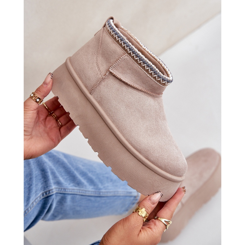 Lys beige platform snestøvler med dekorativt broderi 2