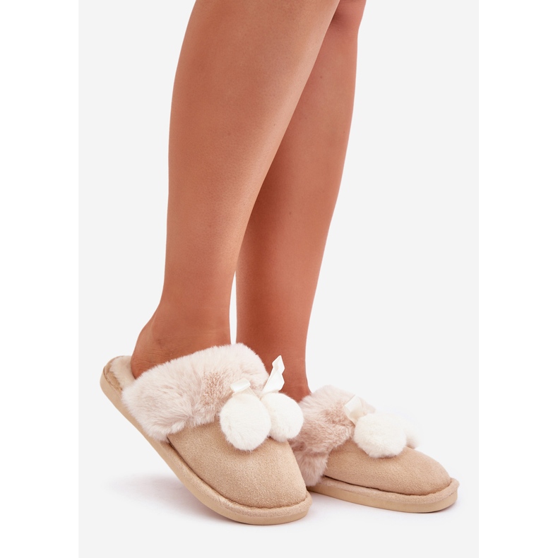 Beige dametøfler med pels 1