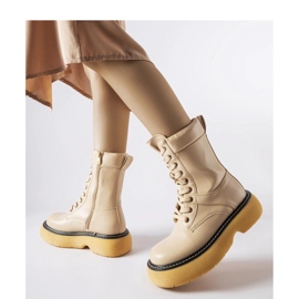 Beige isolerede platformsarbejdere 1