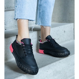 Sorte sneakers med kæde 1