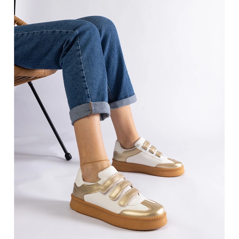 Guld sneakers med velcrolukning gylden 1