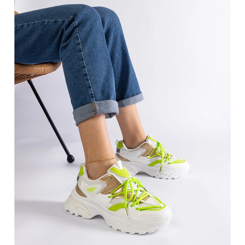 Hvide sportssneakers 1
