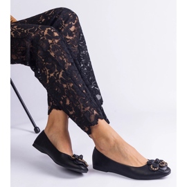 Sort ballerinas dekoreret med en blomst 2
