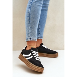 Stilfulde sneakers på den sort / hvide platform 2