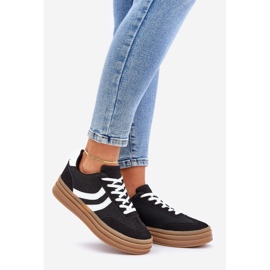 Stilfulde sneakers på den sort / hvide platform 1