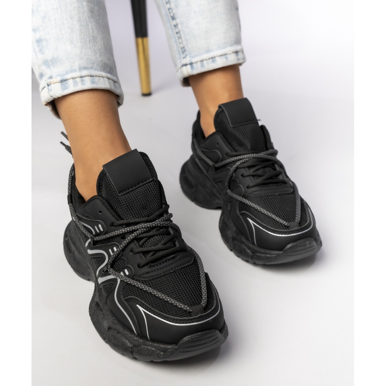 Kvinders sorte sneakers på platformen 1