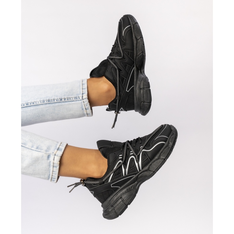 Kvinders sorte sneakers på platformen 2