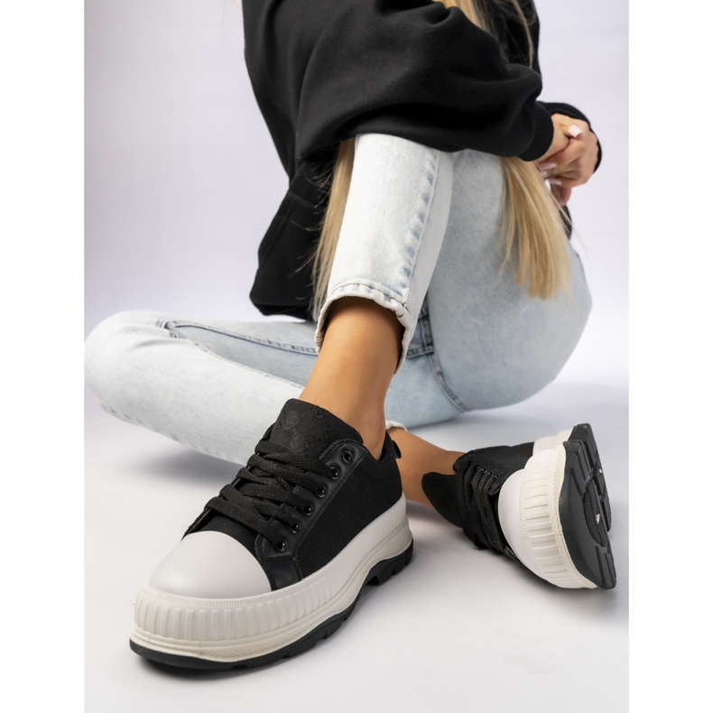 Kvinders sneakers på platformen sort 1
