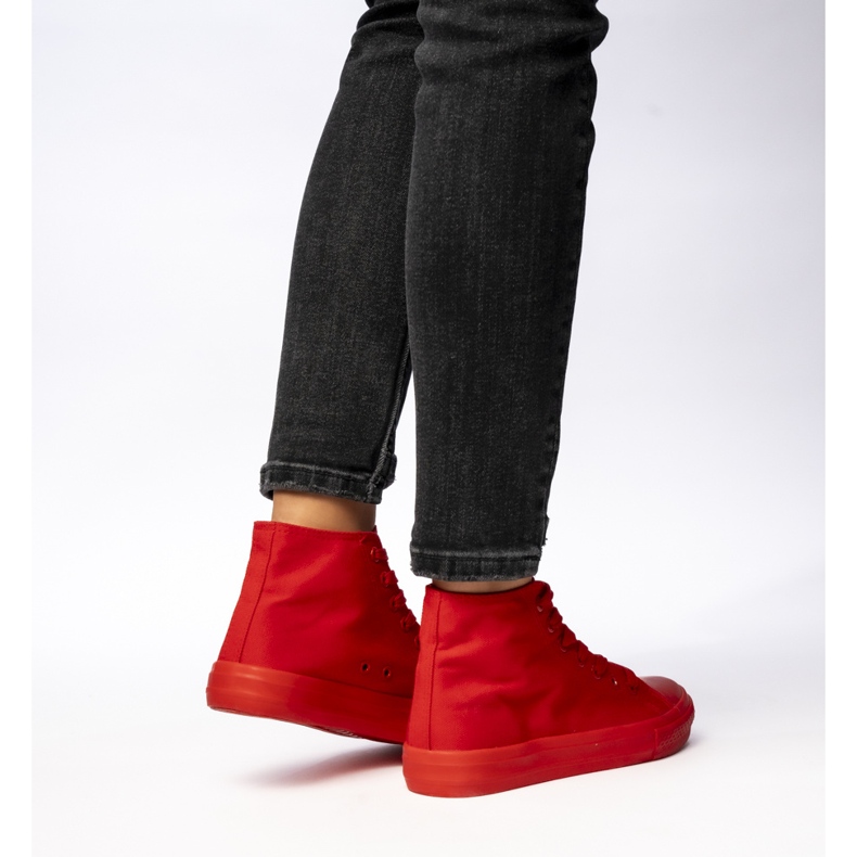 Klassiske røde kvinders sneakers 1