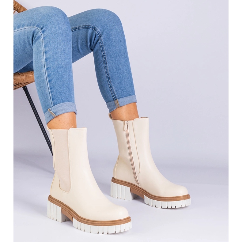 Beige ankelstøvler fra Eco -Leather 1