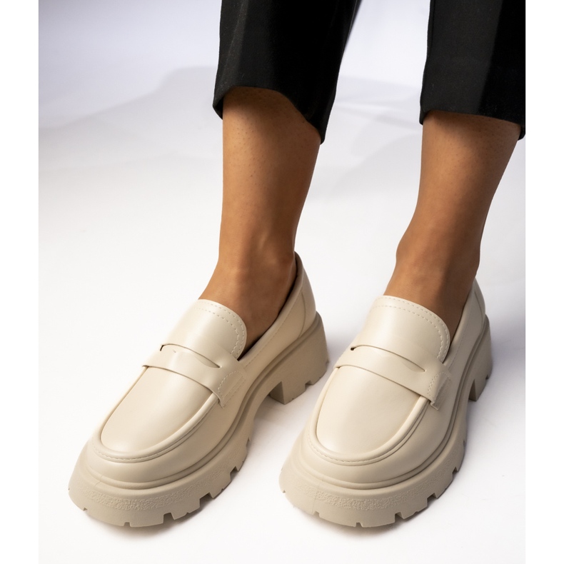 Kvinders via Giulia beige loafers 2