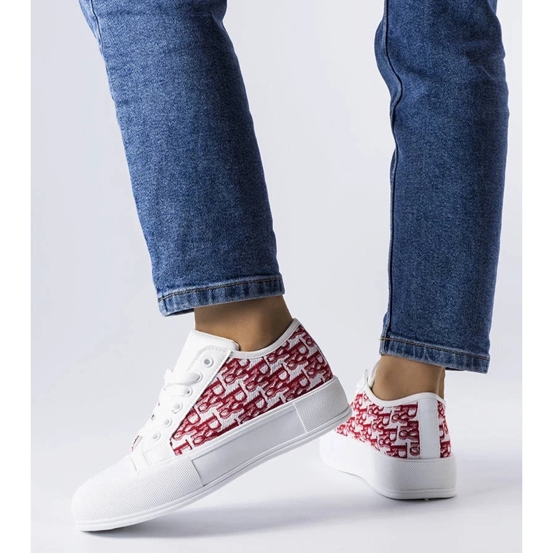 D/GMR Kvinders hvide snørede sneakers med et moderigtigt marquismønster rød 2