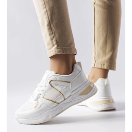 D/GMR Hvide sneakers lavet af kombinerede materialer fra Caya 2
