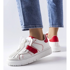 D/GMR Hvide og røde sneakers på Binet platformen 2