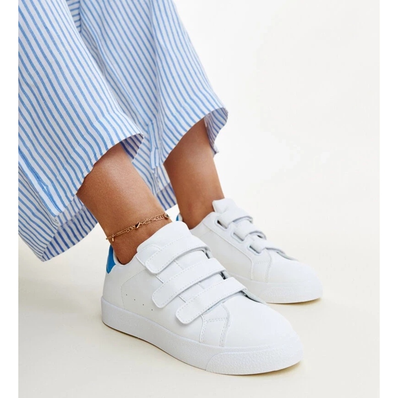 Hvide og blå velcro sneakers fra Samala 1