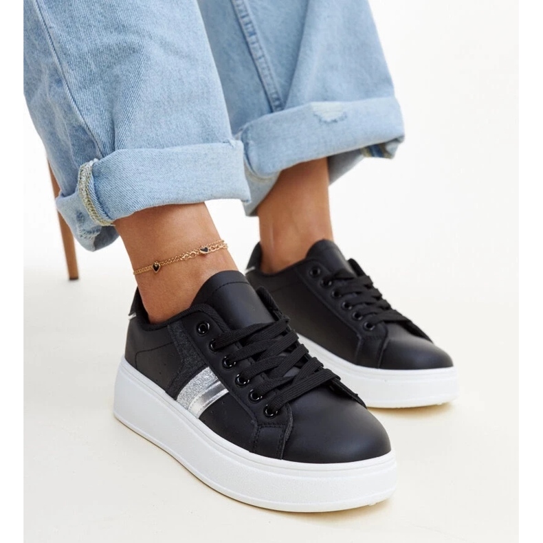 Sorte Basmalia sneakers 2