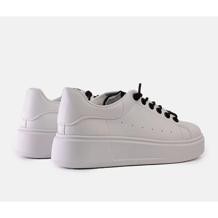 D/CEO Hvide sneakers med iøjnefaldende Asmait dekoration 2