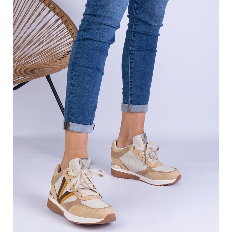 Brown Women's Sneakers på en skjult kile brun 1