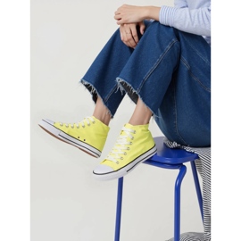 Kvinders lysende gule sneakers 1