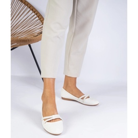 Hvide kvinders ballerinas med en Matt Eco -Leather 1