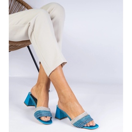 Blå elegant flip flops på søjlen med zirkoner 1