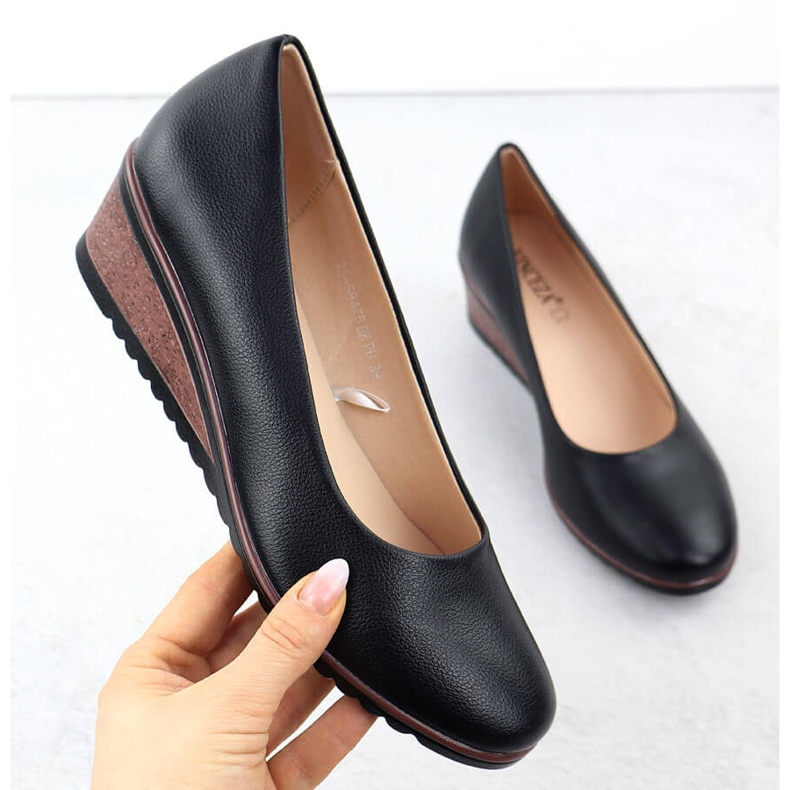 Vinceza Women's Pumps. sort 1