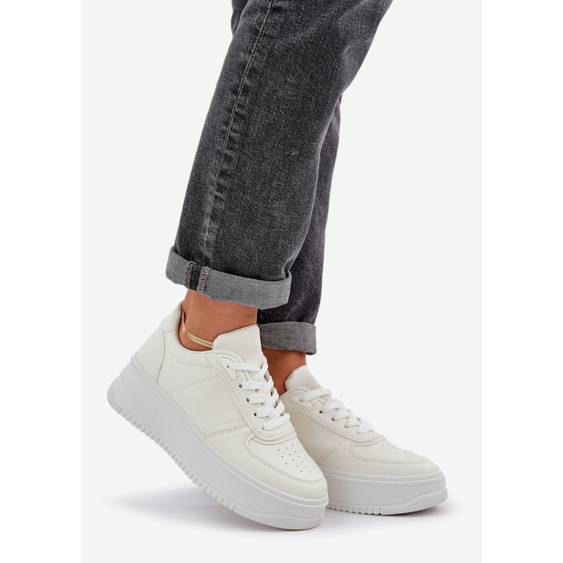 Klassiske Eco -læder -sneakers på den hvide platform 1