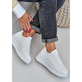 Klassiske Eco -læder -sneakers på den hvide platform 2