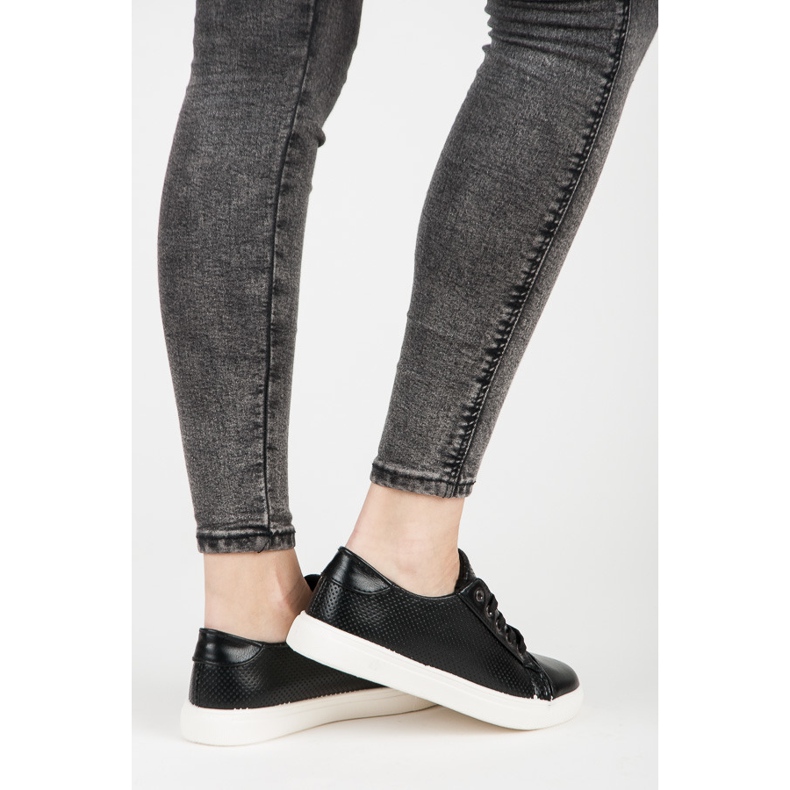 Openwork sneakers sort 1