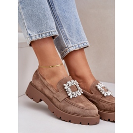 Eco Suede Women's Loafers med en dekorativ broche mørk beige 2