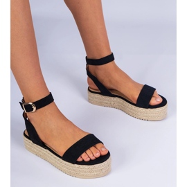 Sorte espadriller på platformen 1
