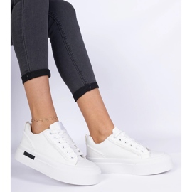Hvide kvindemateriale sneakers på platformen 2