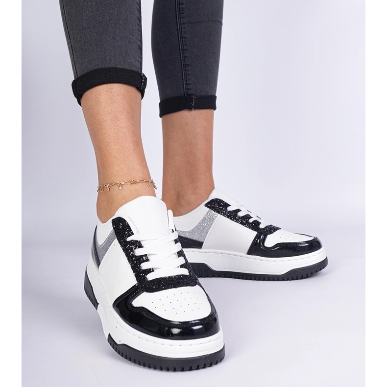Sorte damesneakers med tyk sål 1