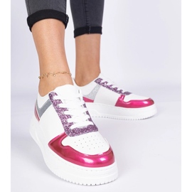 Lyserøde kvinders sneakers på en tyk sål 1